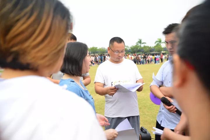 口哨發令、旗幟落下，比賽的完美呈現，離不開裁判員的辛苦付出，低調是他們的代名詞
